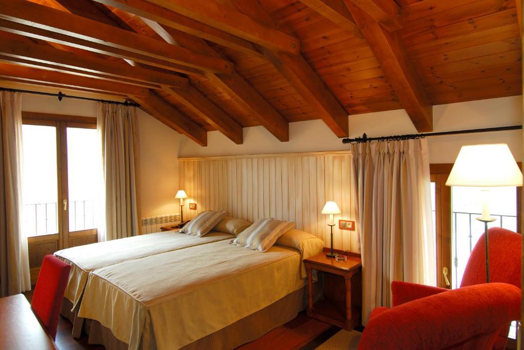 Hotel Diamo Castejón de Sos Esterno foto
